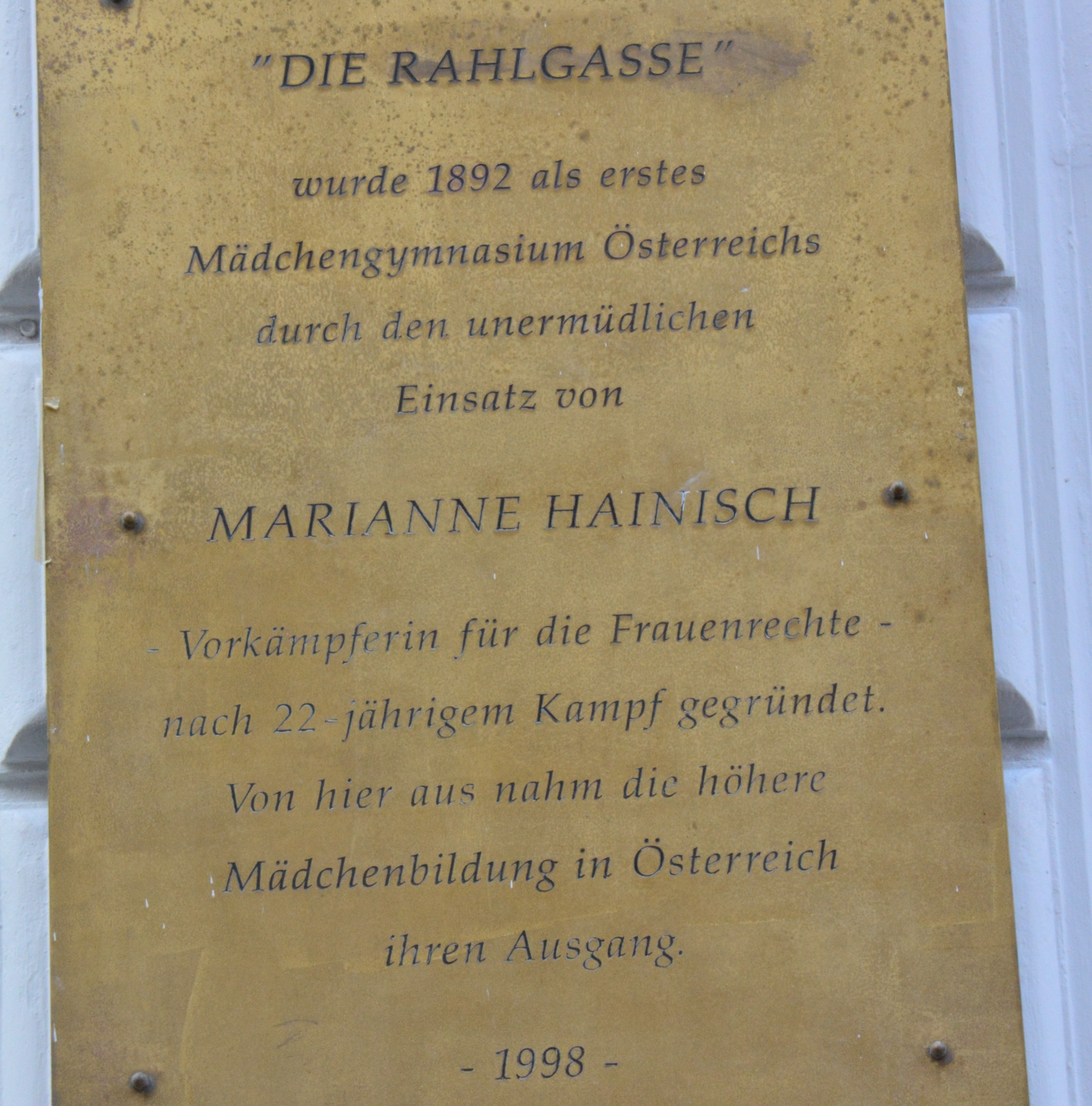 Gedenktafel für Marianne Hainisch in Wien-Mariahilf