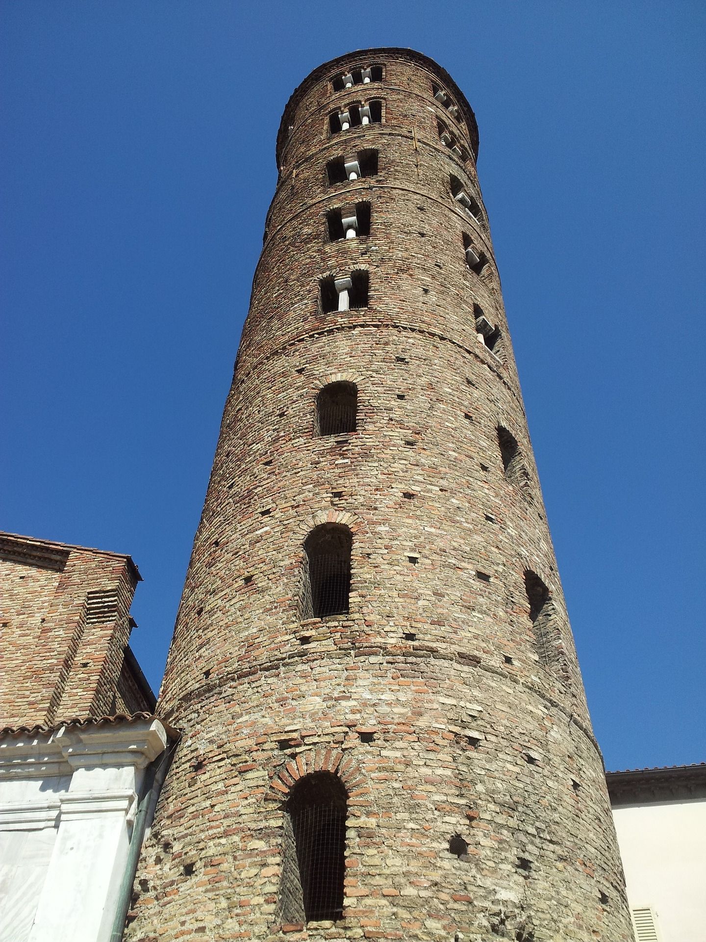 Turm der Basilika in Ravenna