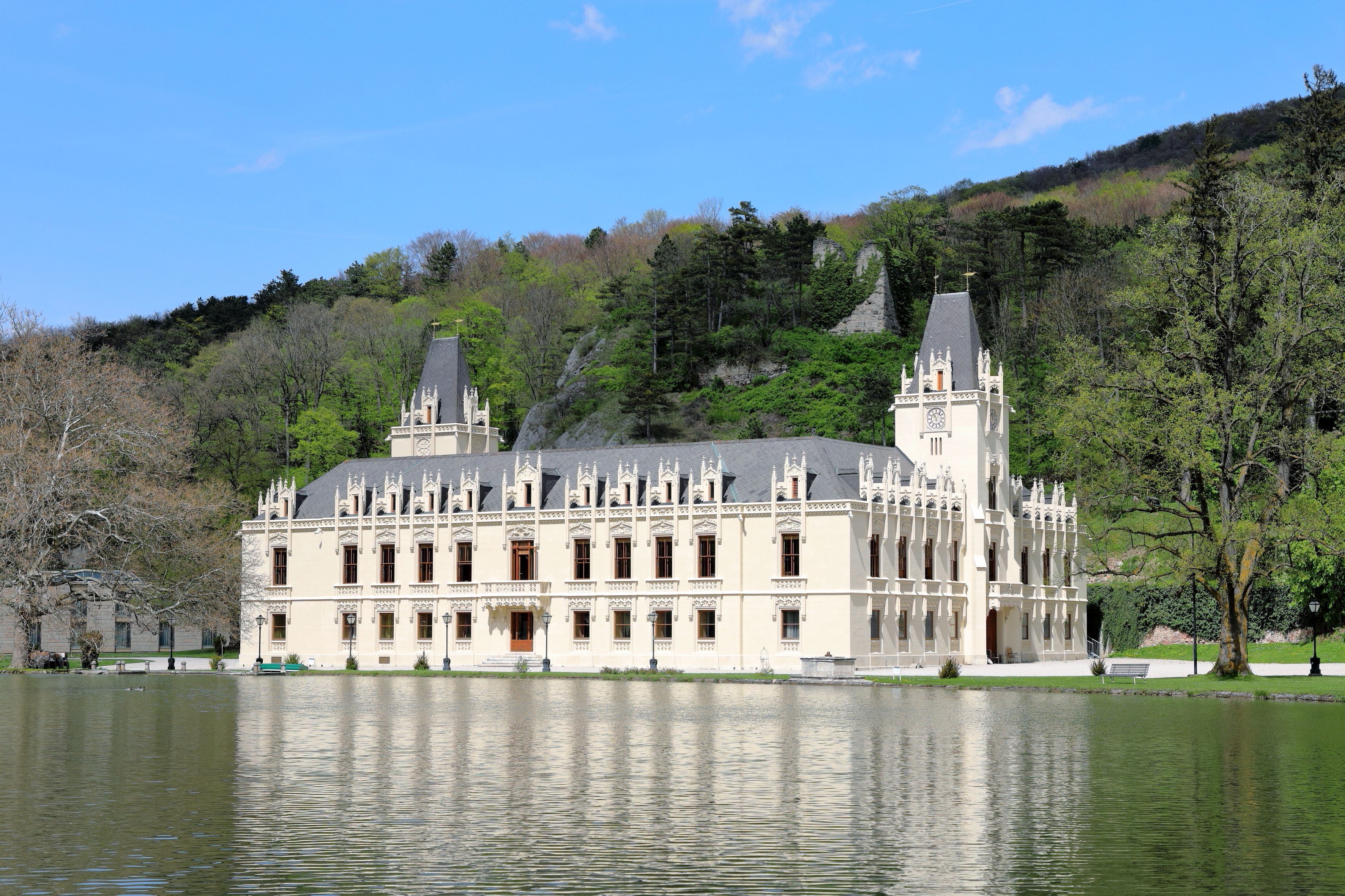 Schloss Hernstein